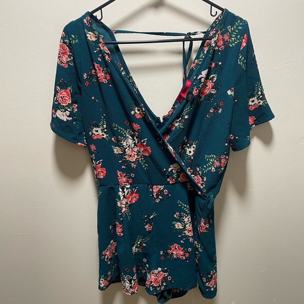 Hot kiss Lush Teal Floral Wrap Romper Sz large criss cross neckline - Picture 3 of 7